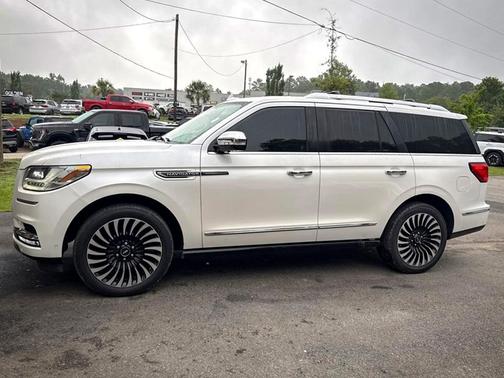 2018 Lincoln Navigator Black Label