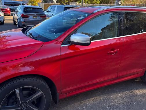 2015 Volvo XC60 T6 R-Design Platinum