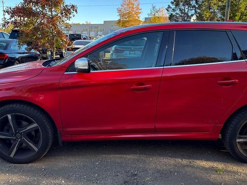 2015 Volvo XC60 T6 R-Design Platinum