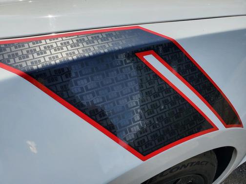 White 2018 Chevrolet Camaro 2SS