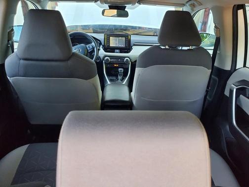 White 2019 Toyota RAV4 XLE