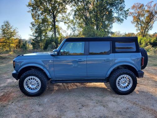 2021 Ford Bronco Lifted Outer Banks High Package V6 4x4