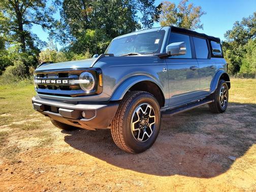 2021 Ford Bronco Outer Banks High Package V6  4 Door 4x4