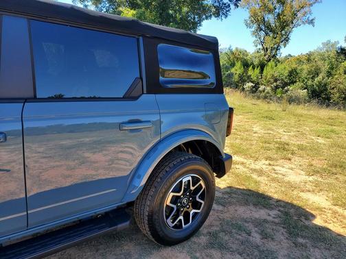 2021 Ford Bronco Outer Banks High Package V6  4 Door 4x4