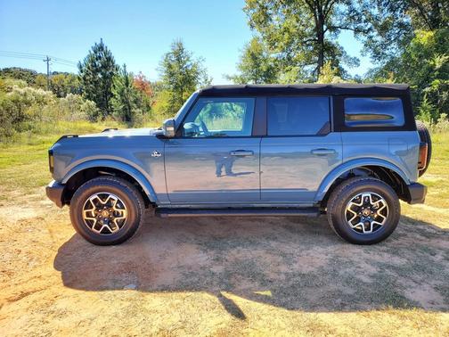 2021 Ford Bronco Outer Banks High Package V6  4 Door 4x4