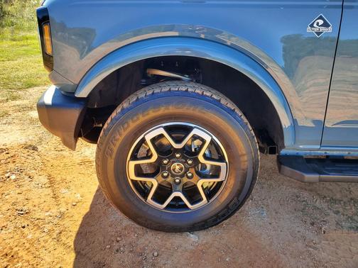 2021 Ford Bronco Outer Banks High Package V6  4 Door 4x4