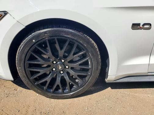 White 2017 Ford Mustang GT