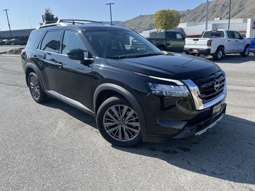 2022 Nissan Pathfinder SL