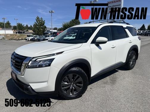 2022 Nissan Pathfinder SV