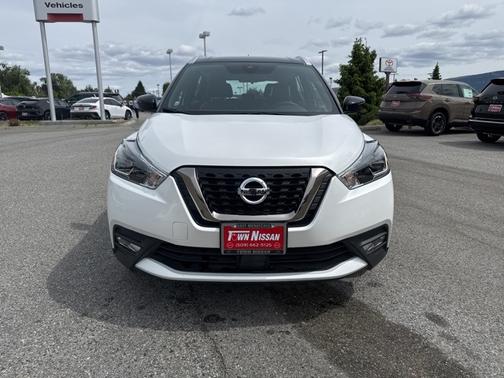 2020 Nissan Kicks SR