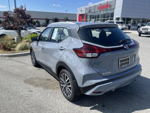 2023 Nissan Kicks SV