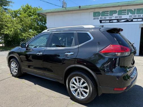 Magnetic Black 2017 Nissan Rogue SV