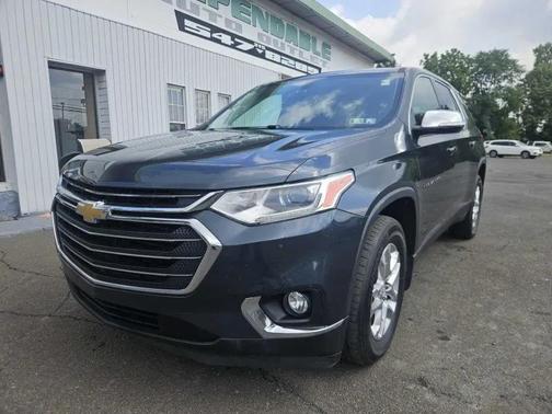 Gray 2018 Chevrolet Traverse LT Cloth