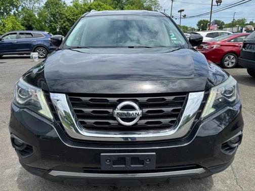 Magnetic Black Metallic 2017 Nissan Pathfinder SV