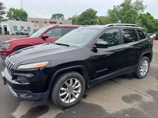 Diamond Black Crystal Pearlcoat 2017 Jeep Cherokee Limited