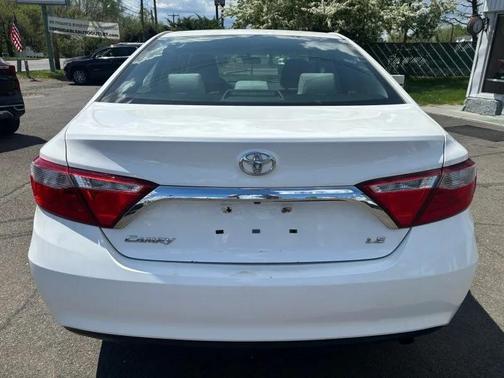 White 2015 Toyota Camry XSE