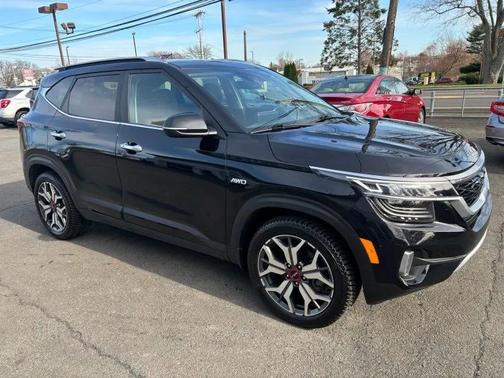 Cherry Black 2022 Kia Seltos SX Turbo