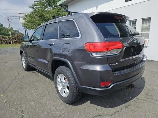 Granite Crystal Metallic Clearcoat 2017 Jeep Grand Cherokee Laredo