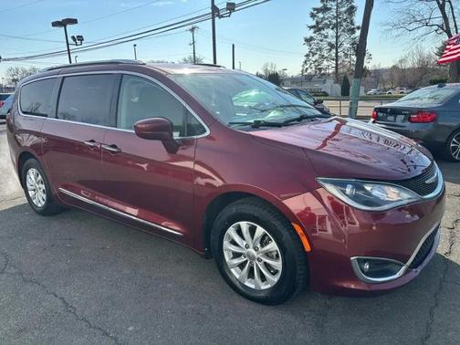 Velvet Red Pearlcoat 2019 Chrysler Pacifica Touring L
