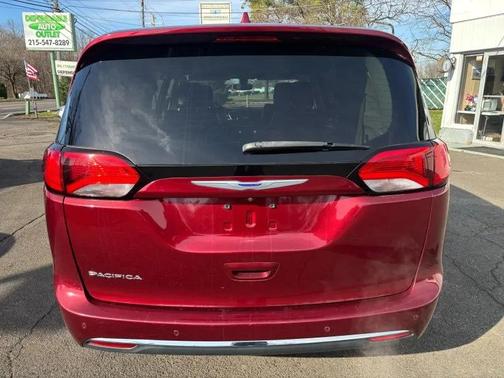 Velvet Red Pearlcoat 2019 Chrysler Pacifica Touring L