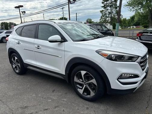 Dazzling White 2017 Hyundai TUCSON Sport