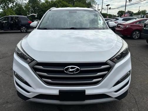 Dazzling White 2017 Hyundai TUCSON Sport