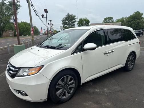 White Diamond Pearl 2016 Honda Odyssey Touring Elite