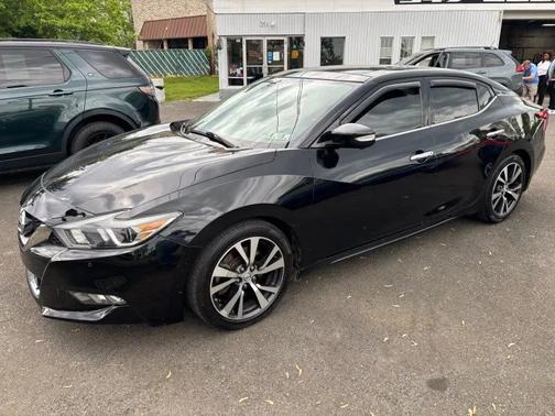 Black 2017 Nissan Maxima 3.5 Platinum