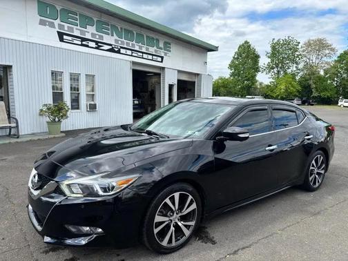 Black 2017 Nissan Maxima 3.5 Platinum