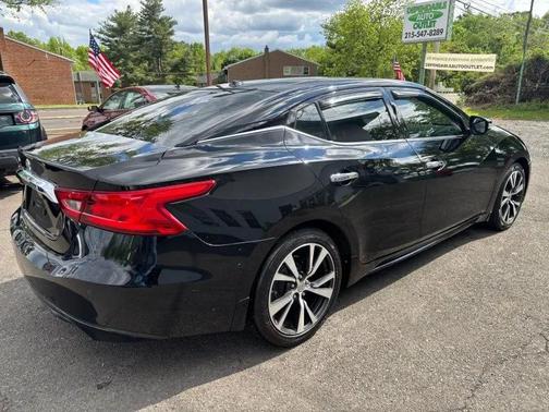 Black 2017 Nissan Maxima 3.5 Platinum