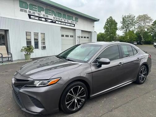 Predawn Gray Mica 2018 Toyota Camry SE