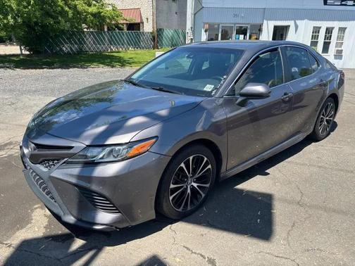 Predawn Gray Mica 2018 Toyota Camry SE Sedan