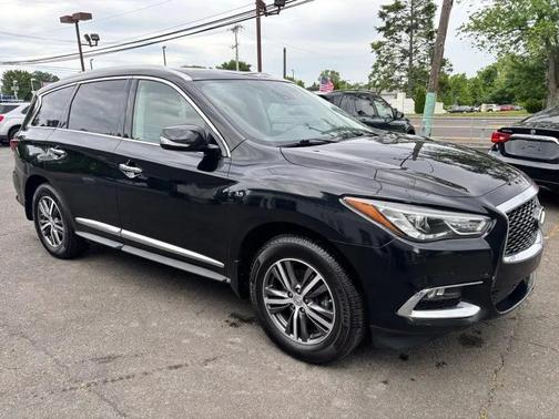 Black 2019 INFINITI QX60 Luxe