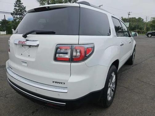 White 2016 GMC Acadia SLT-1