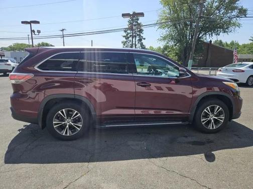 Ooh La La Rouge Mica 2016 Toyota Highlander XLE