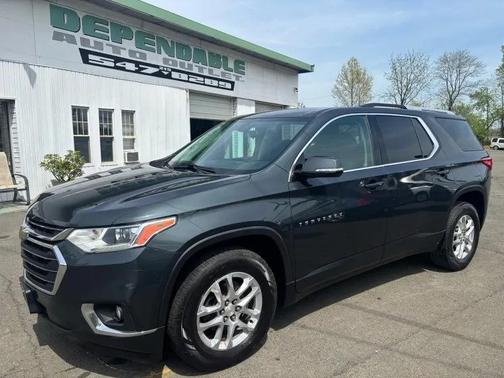 Gray 2018 Chevrolet Traverse LT Cloth