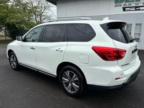 White 2020 Nissan Pathfinder SV 4WD