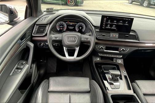 2023 Audi Q5 45 S line Prestige