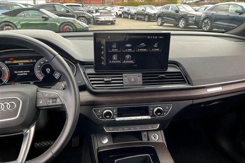 2023 Audi Q5 45 S line Prestige
