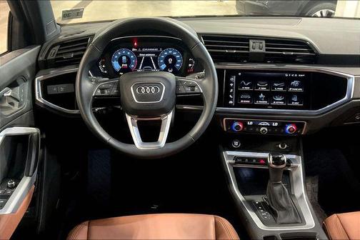 2025 Audi Q3 Premium 45 TFSI S line quattro Tiptronic