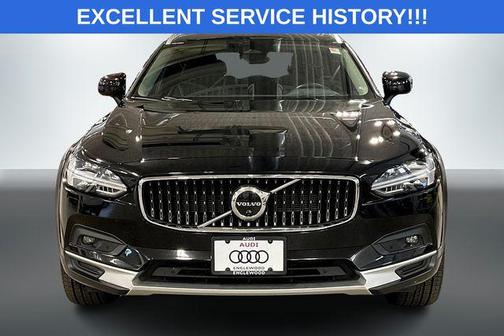 2022 Volvo V90 Cross Country B6