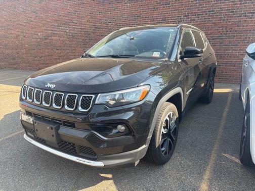 Diamond Black Crystal Pearlcoat 2024 Jeep Compass Limited