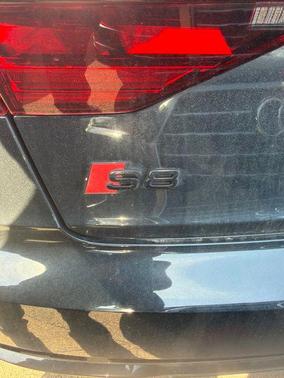 Mythos Black Metallic 2023 Audi S8 4.0T