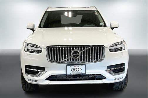 2023 Volvo XC90 B5 Plus