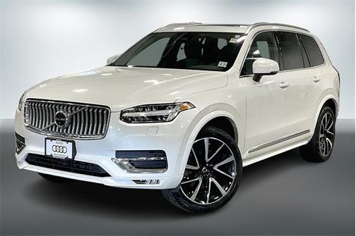2023 Volvo XC90 B5 Plus