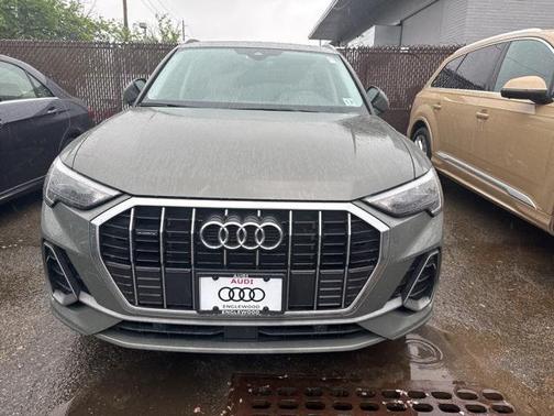 2022 Audi Q3 45 S line Premium