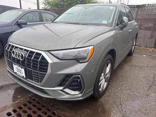 2022 Audi Q3 45 S line Premium