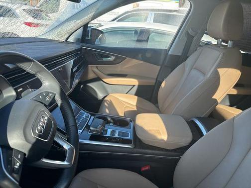 2020 Audi Q7 45 Premium Plus