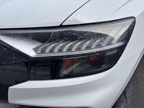 2023 Audi Q8 55 Premium Plus