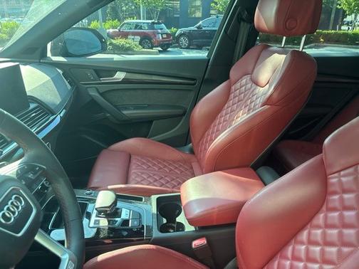 Daytona Gray Pearl 2023 Audi SQ5 Premium Plus